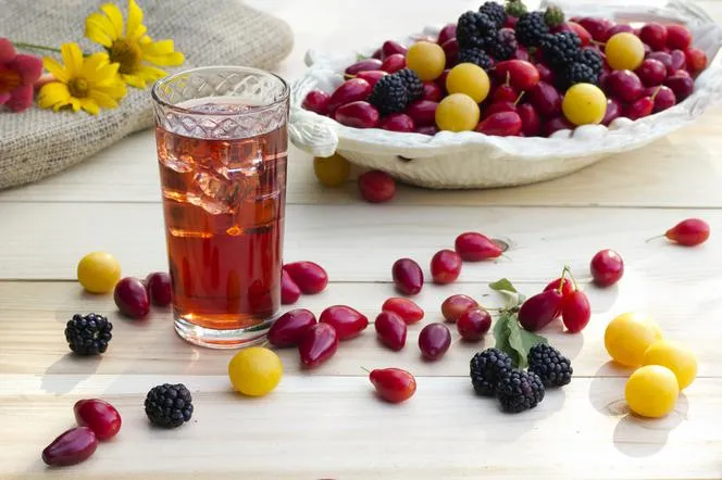 Jak zrobić nalewkę z derenia - prosty przepis na wyjątkowy smak