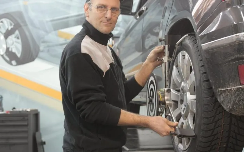 Jaka opona na felgę 8J? Sprawdź najlepsze rozmiary i dopasowanie