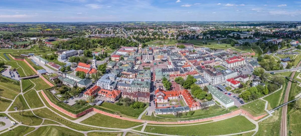Gdzie leży Zamość na mapie Polski? Odkryj jego wyjątkową lokalizację Gdzie leży Zamość na mapie Polski? Odkryj jego wyjątkową lokalizację