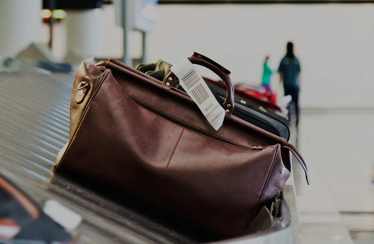 Rainbow jaki bagaż do samolotu - uniknij problemów z limitem bagażu