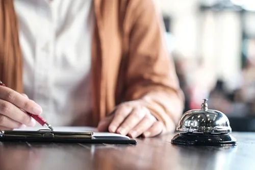 Czy w hotelu trzeba pokazać dowód? Oto, co musisz wiedzieć