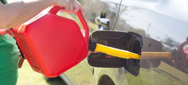 Czy zapach benzyny jest szkodliwy dla zdrowia? Poznaj zagrożenia