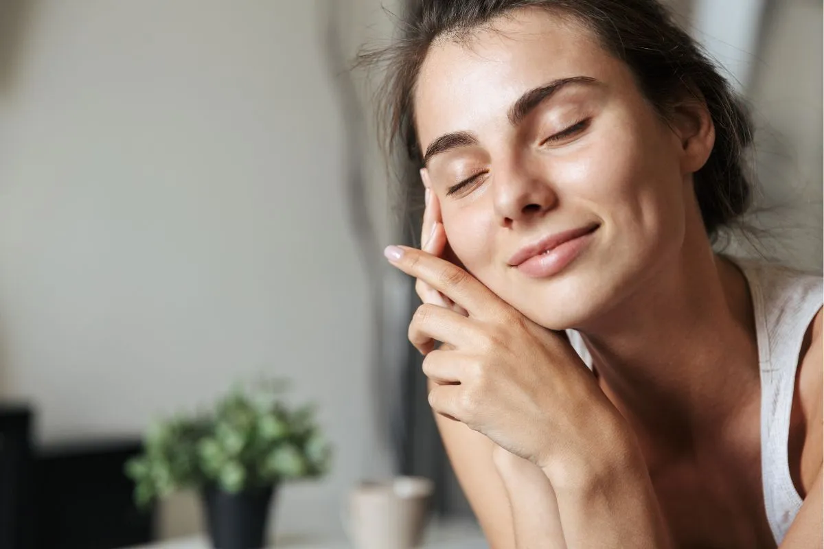 Jak dbać o cerę po 40, aby uniknąć zmarszczek i przesuszenia
