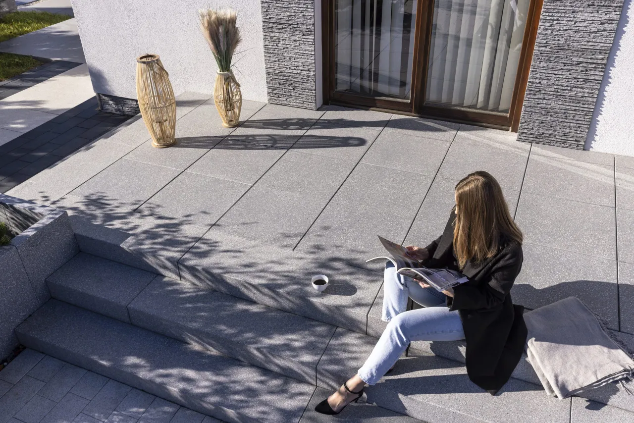 Czym wyłożyć schody na zewnątrz, by uniknąć kosztownych błędów?