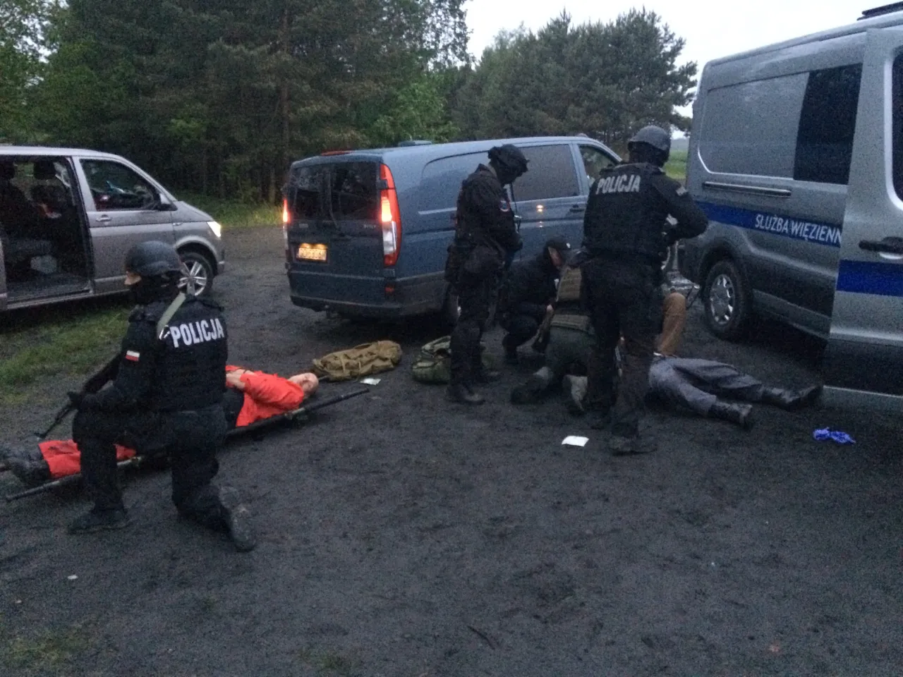 Z kim współpracuje policja i jak ta współpraca wpływa na bezpieczeństwo?