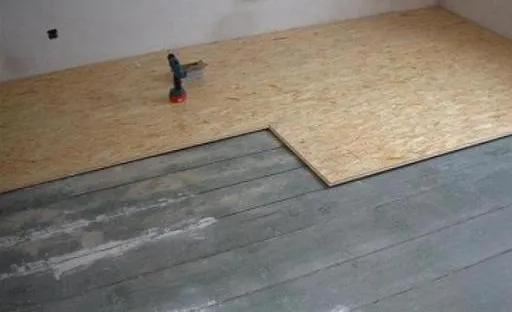 Jak szybko wyrównać podłogę pod panele i uniknąć długiego czekania Jak szybko wyrównać podłogę pod panele i uniknąć długiego czekania