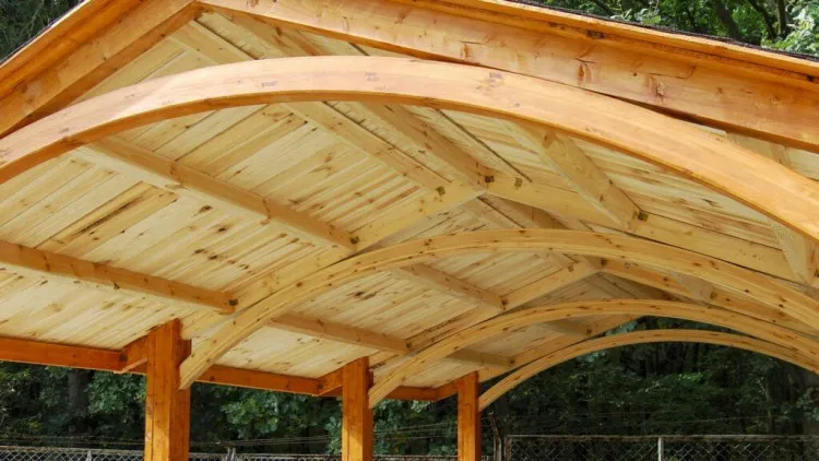 Ile kosztuje budowa wiaty? Poznaj ceny i czynniki wpływające