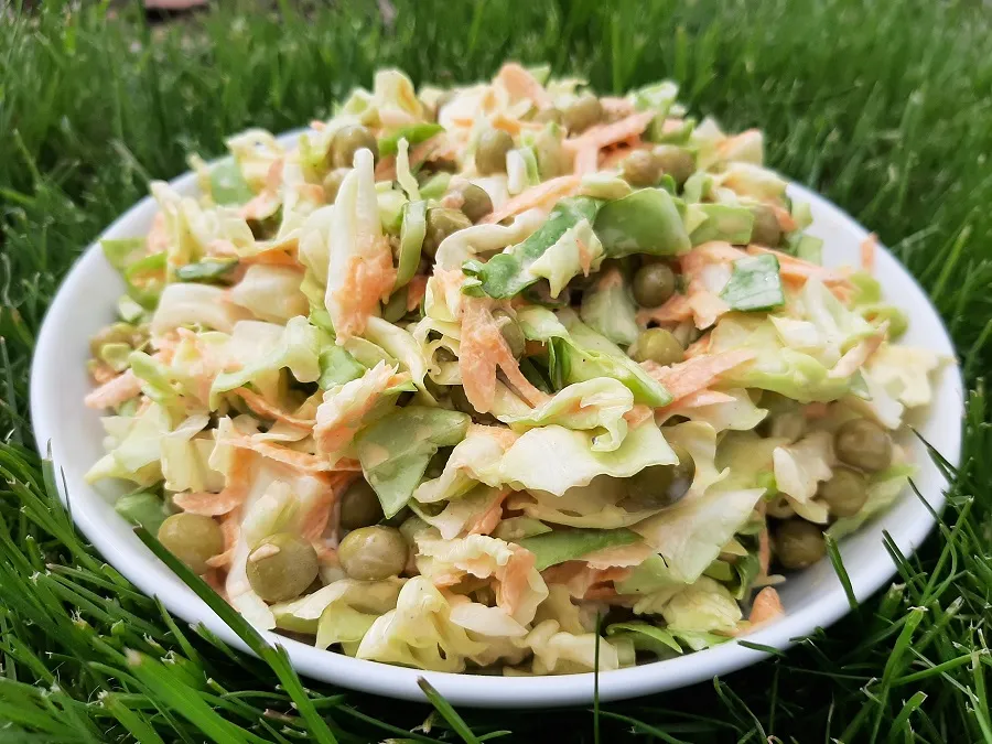 Prosta sałatka z kapusty jak u chińczyka – smak Azji w 10 minut