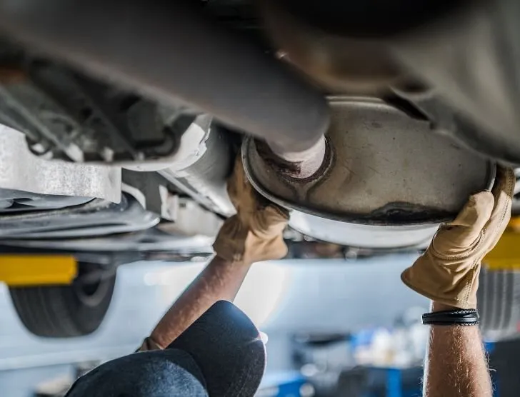 Jakie śruby do wydechu wybrać, aby uniknąć kosztownych napraw?