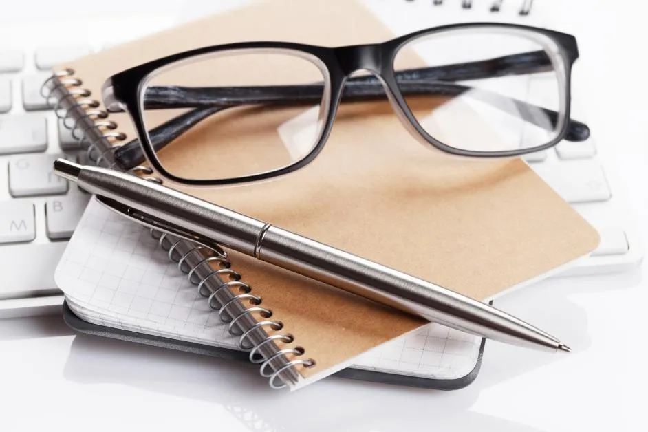 Jak powinna wyglądać umowa zlecenie, aby uniknąć problemów prawnych