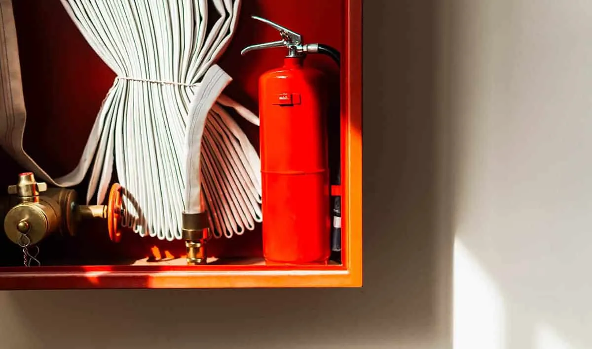 Jaką gaśnicę do domu jednorodzinnego wybrać, aby zapewnić bezpieczeństwo?