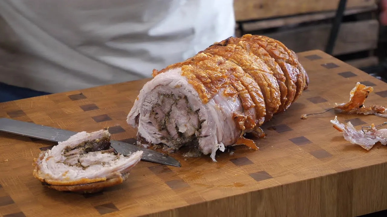 Jakie przyprawy do boczku rolowanego, aby zachwycić smakiem?