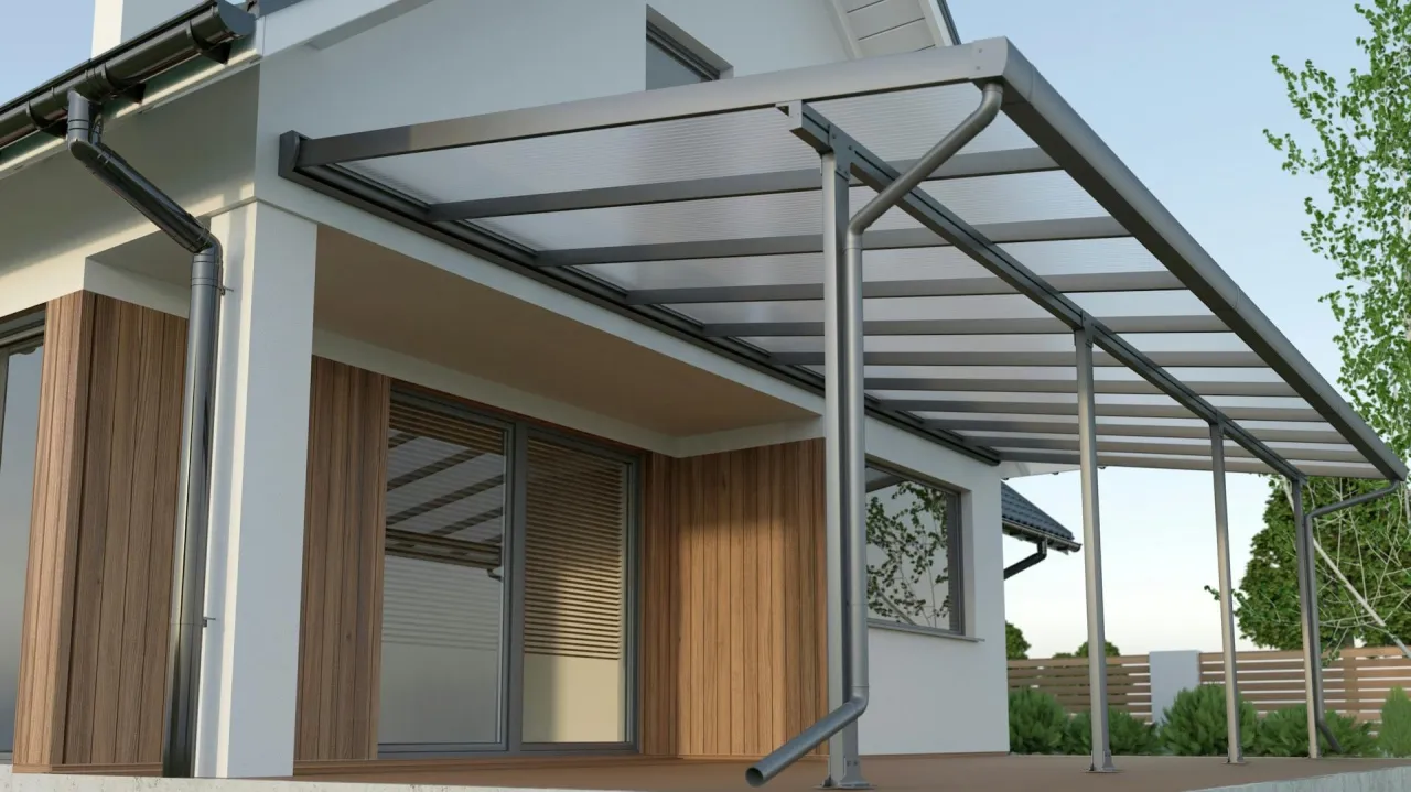 Opcje drewniane vs poliwęglanowe zadaszenia tarasów – co wybrać i dlaczego