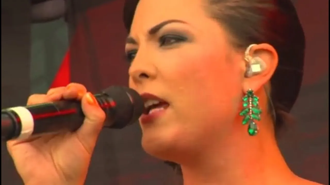 Caro Emerald: Tajemnice wokalistki jazzowej i jej niezapomniane utwory