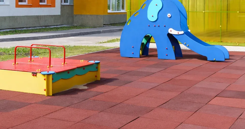 Co ze żłobkami i przedszkolami? Aktualne zmiany i wyzwania dla rodziców