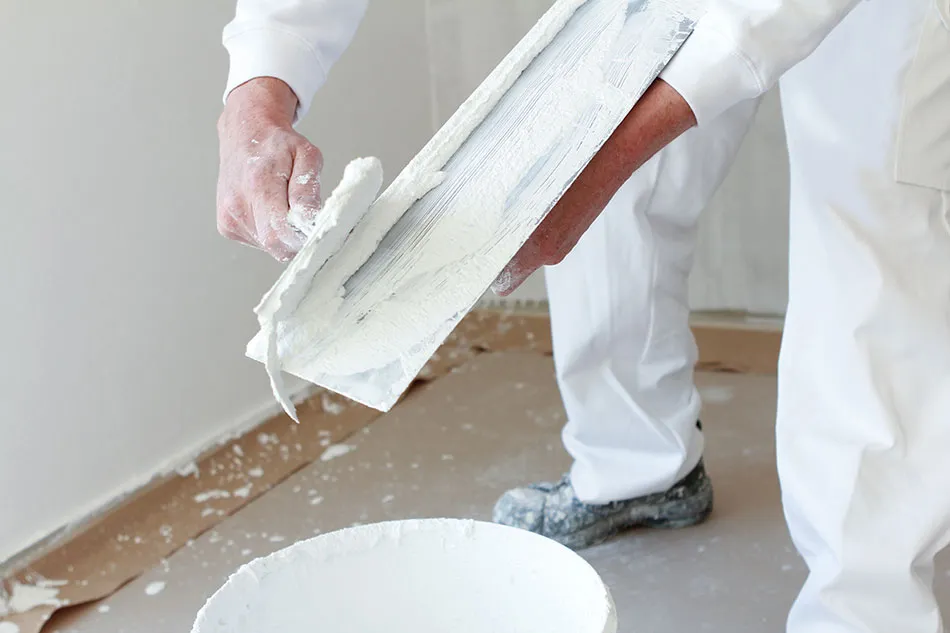 Ile kosztuje metr kwadratowy tynku cementowo wapiennego? Sprawdź ceny!