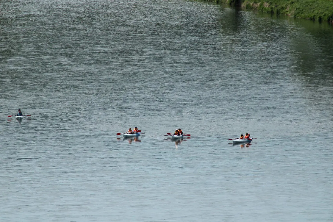 Spływ kajakowy Sanem – niezapomniane trasy i bezpieczeństwo na wodzie Spływ kajakowy Sanem – niezapomniane trasy i bezpieczeństwo na wodzie