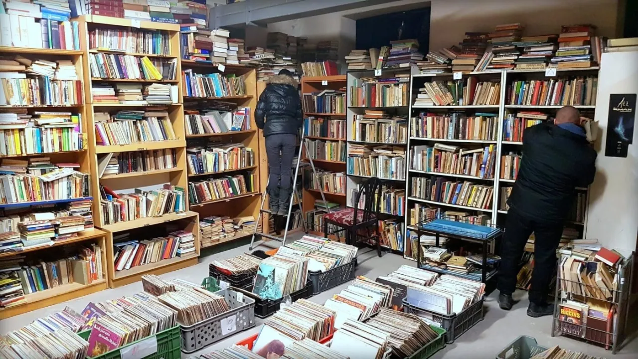 Czy w lombardzie można sprzedać książki? Sprawdź, co warto wiedzieć