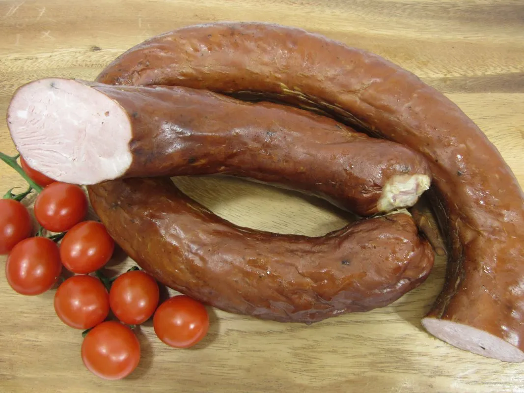 Gdzie kupić kiełbasę lisiecką? Sprawdzone miejsca i porady na zakupy