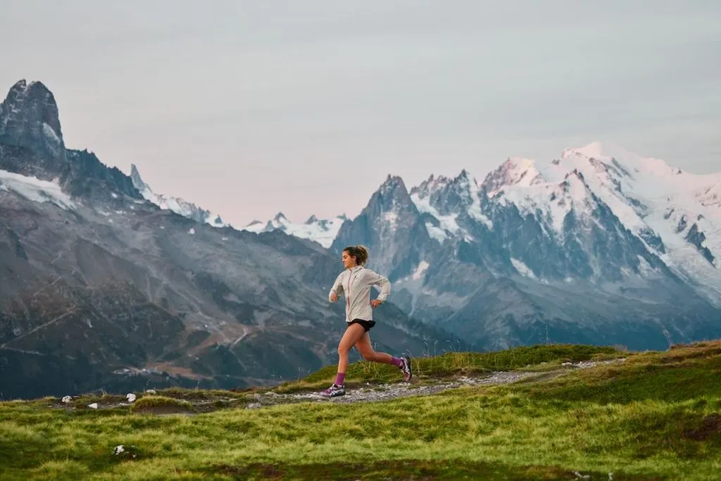 Jak biegać w zimie: skuteczne porady na chłodne dni dla biegaczy