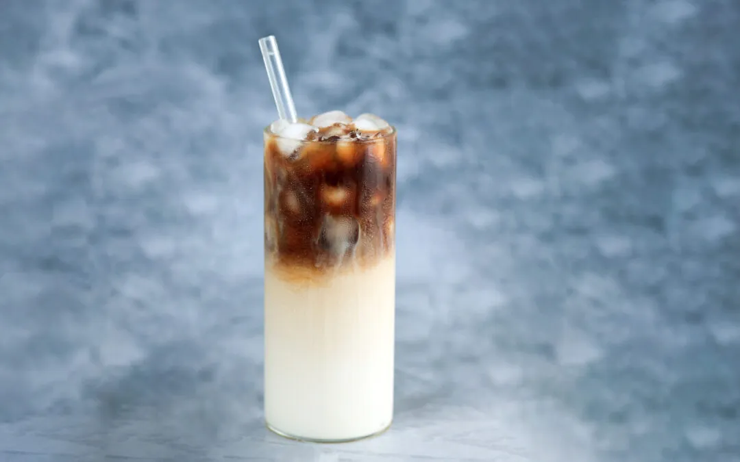 Szybki przepis na kawę mrożoną, który zaskoczy Twoje kubki smakowe