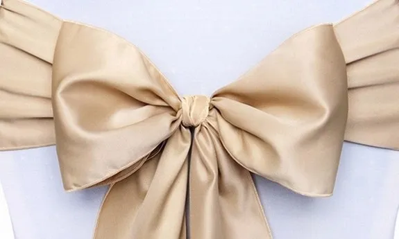 Jak udekorować krzesło komunijne, by zachwycić gości i stworzyć magię Jak udekorować krzesło komunijne, by zachwycić gości i stworzyć magię