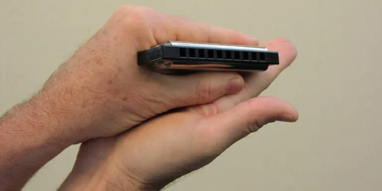 Jak zagrać sąsiadów na harmonijce - proste kroki dla każdego