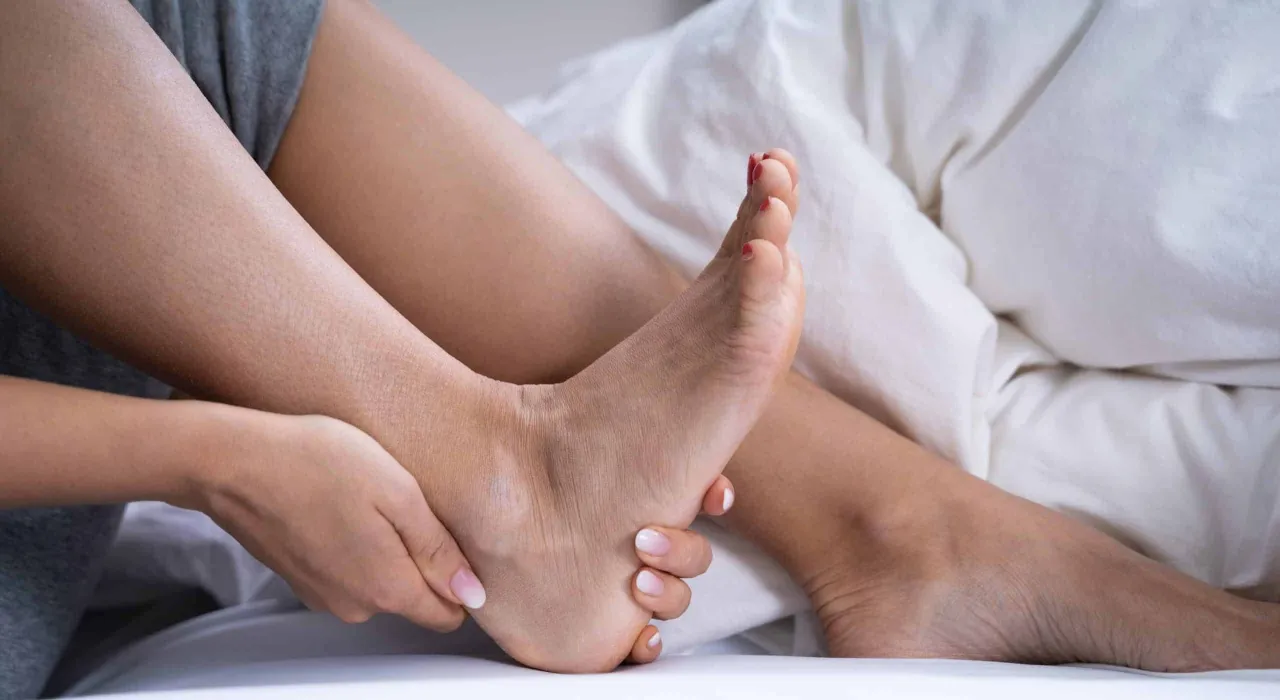 Bolące pięty przyczyny: co może powodować ból i jak go uniknąć