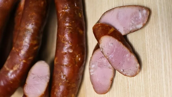 Ile przypraw na 10 kg kiełbasy? Odkryj idealne proporcje smaków