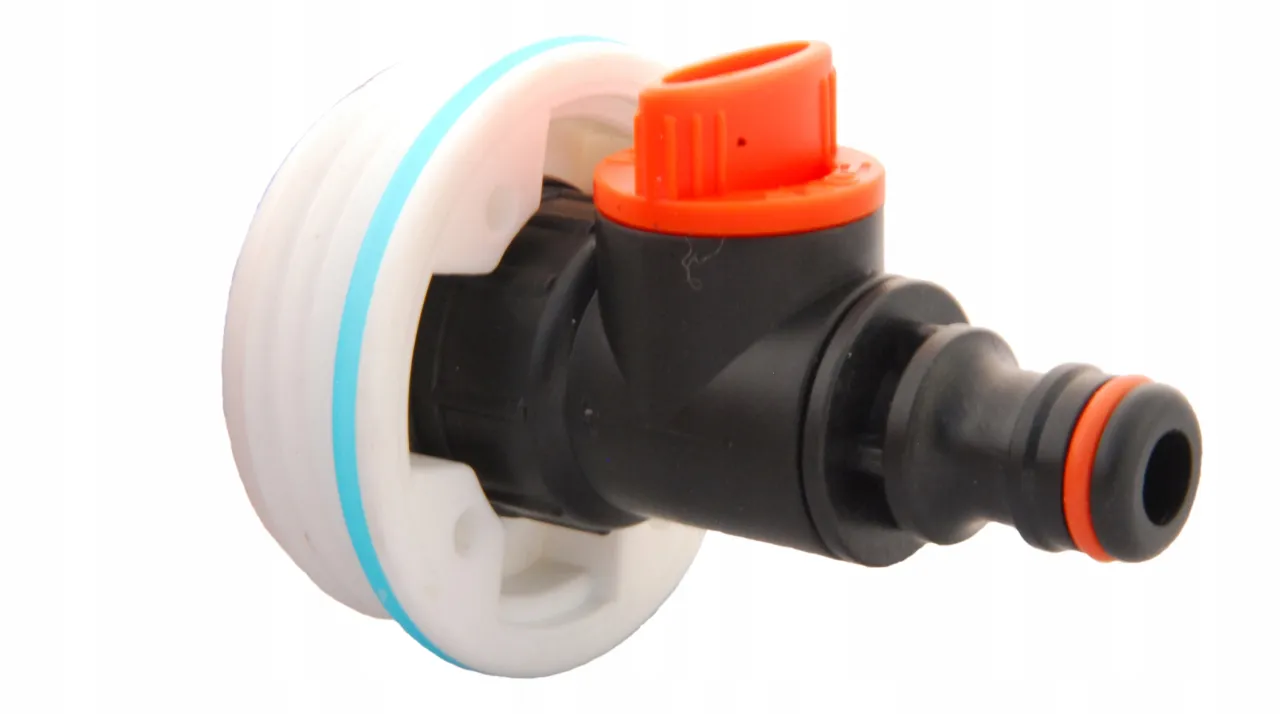 Jak zamontować kran do beczki plastikowej - uniknij najczęstszych błędów