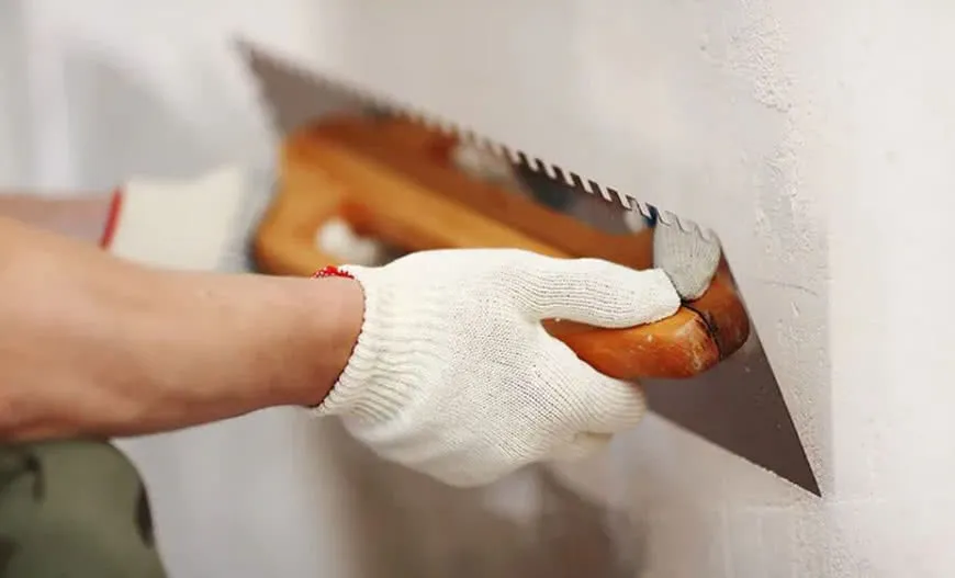 Jak powstaje zaprawa gipsowa? Poznaj tajniki produkcji i zastosowań