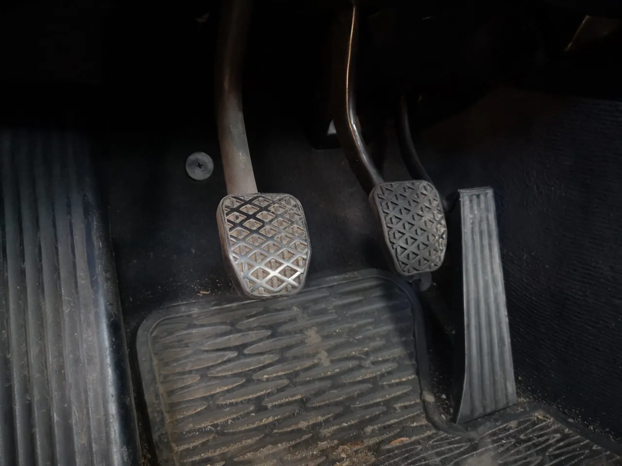 Kiedy używamy sprzęgła? Kluczowe zasady, które musisz znać