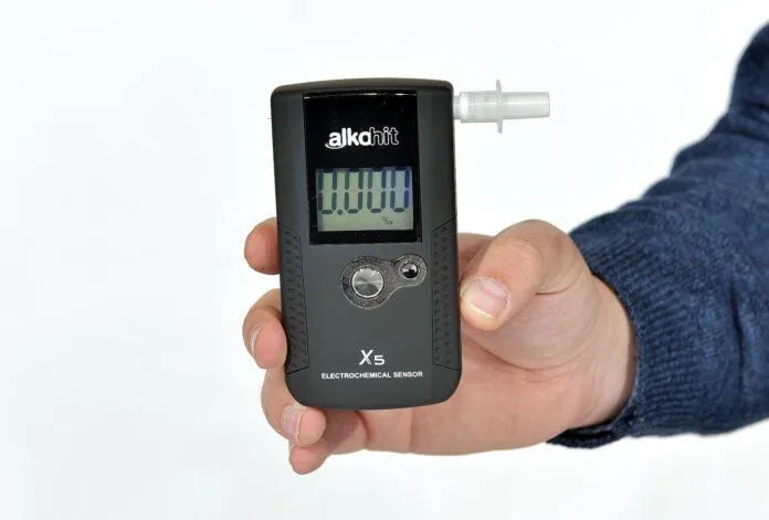 Kalibracja alkomatu w domu? Dlaczego to niemożliwe i jak to zrobić dobrze?
