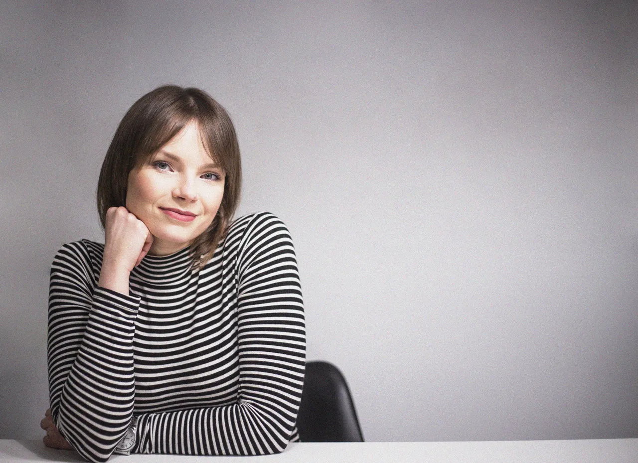 Jak ozdobić ścianę w pokoju - kreatywne pomysły na stylową aranżację