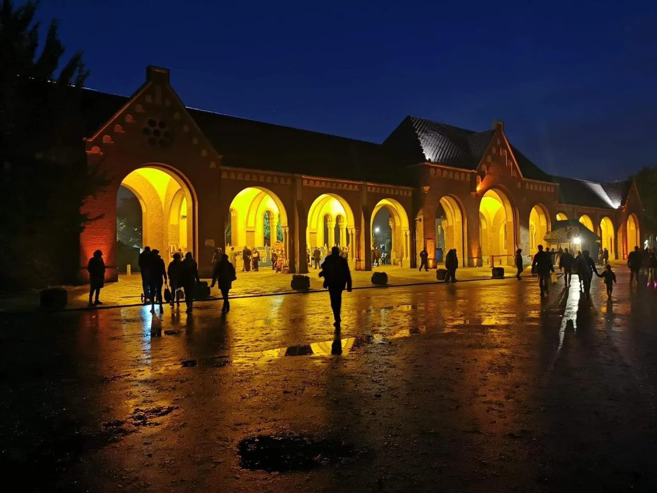 Ile hektarów ma cmentarz w Szczecinie? Zaskakujące fakty o nekropolii