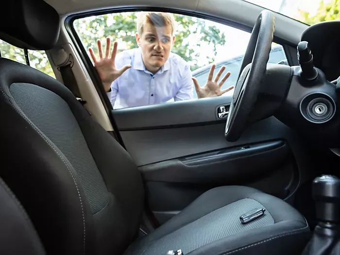 Jak awaryjnie otworzyć Toyotę Yaris bez kluczyka - skuteczne sposoby