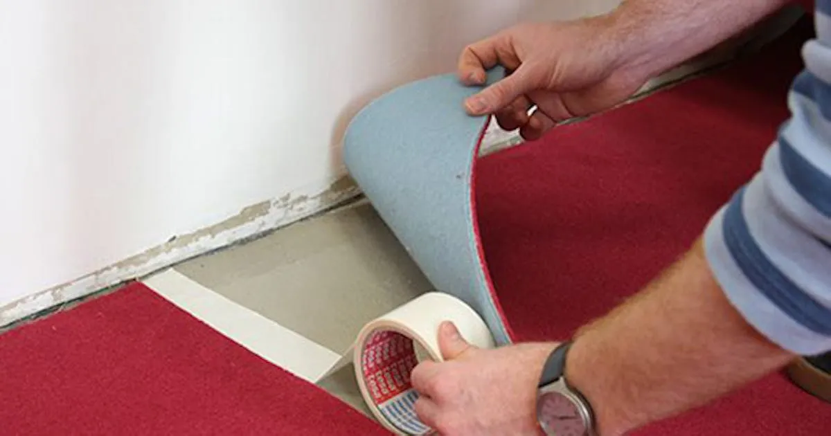 Jak położyć wykładzinę na panele - uniknij najczęstszych błędów