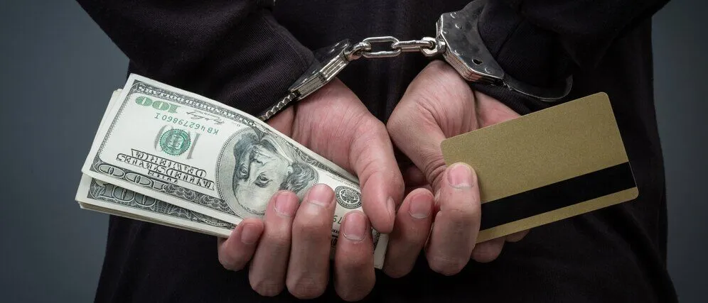 Czym się różni przestępstwo od wykroczenia? Kluczowe różnice i konsekwencje