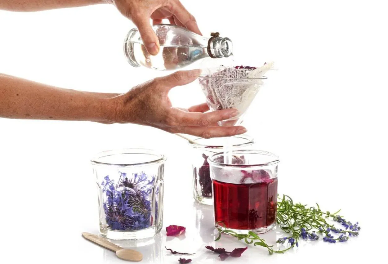 Jak przez co filtrować nalewki, aby uniknąć zanieczyszczeń i osadów