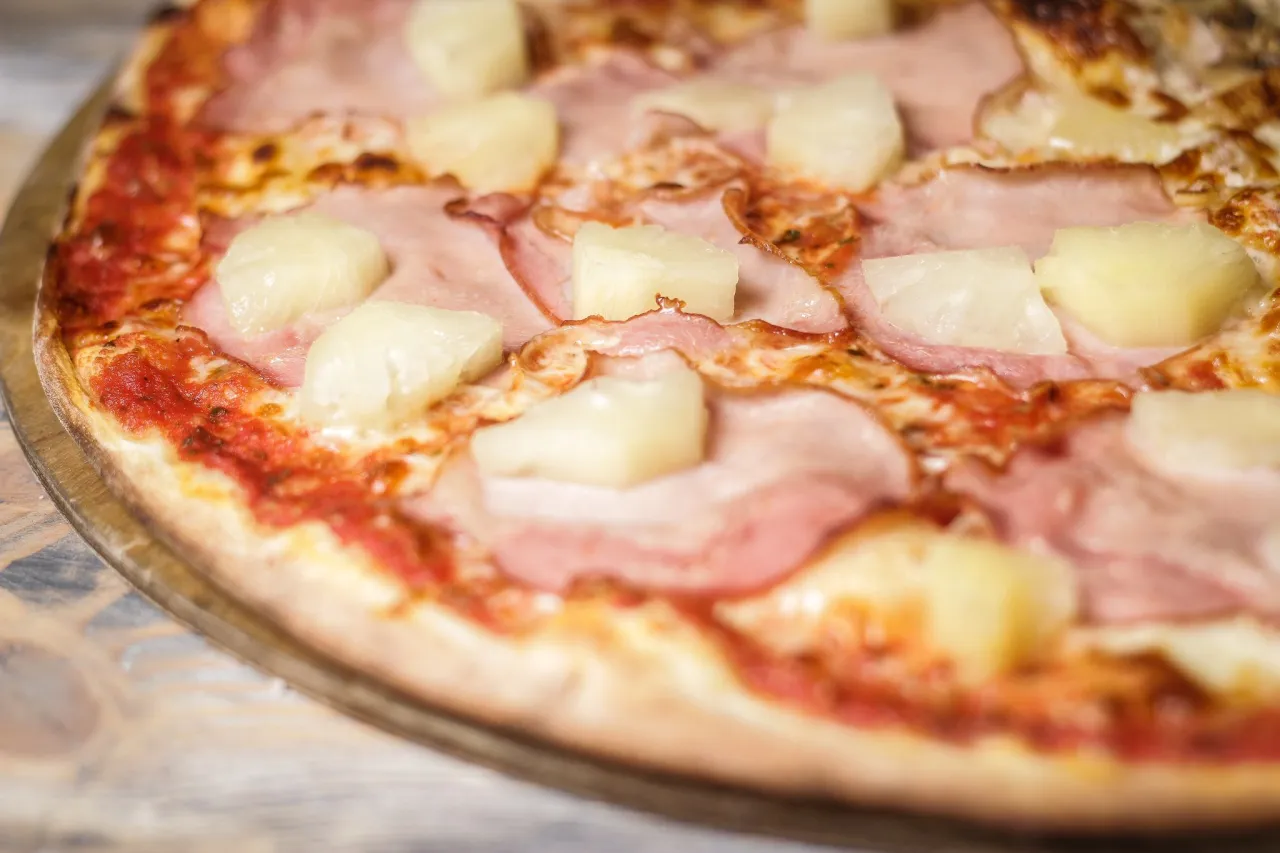 Jak uformować pizzę: proste triki na idealne ciasto i uniknięcie błędów