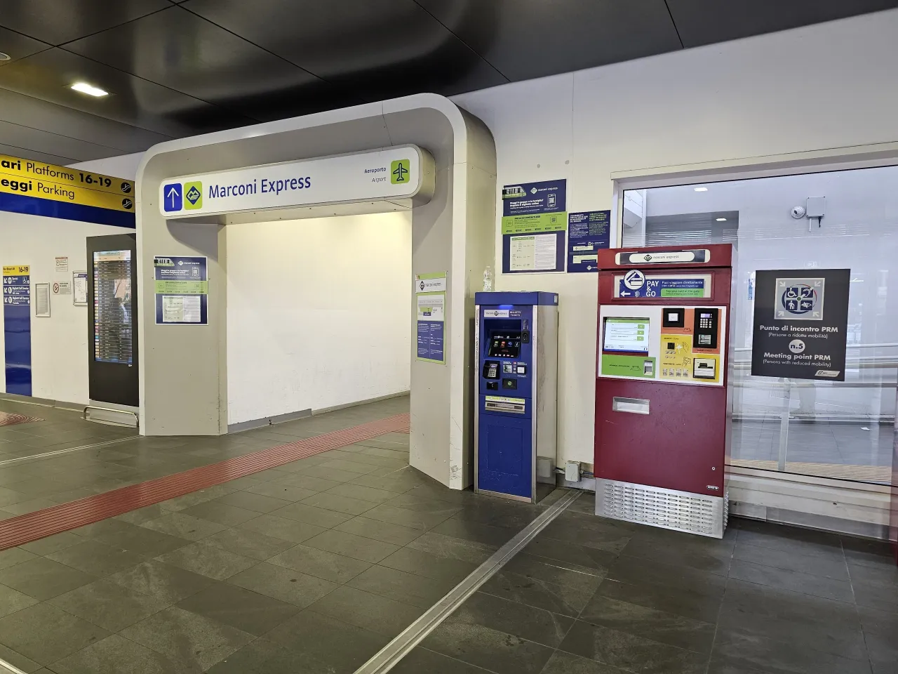 Jak dojechać z lotniska Bolonia do centrum - Rozkład, ceny, noc