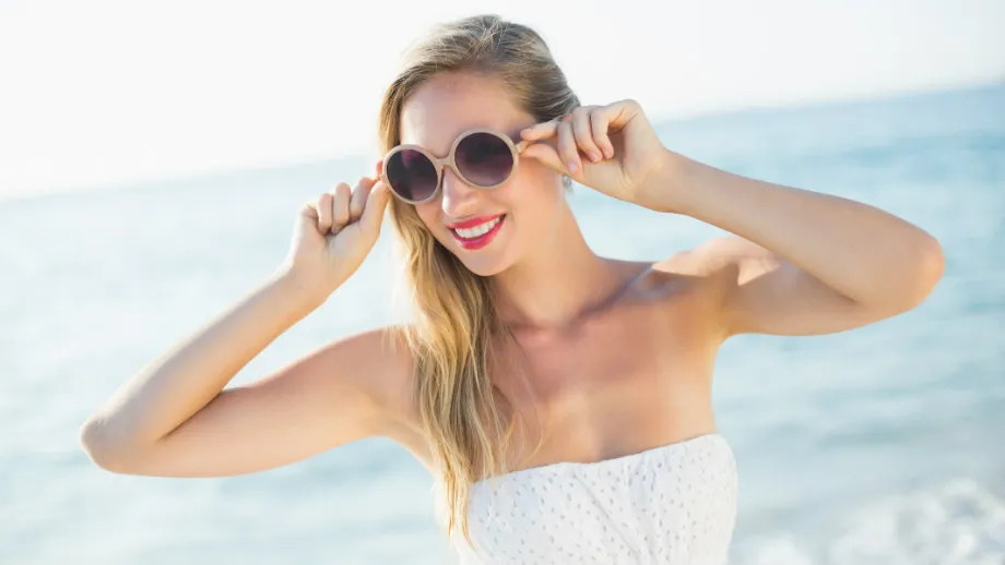 Jak się ubrać nad morze, aby uniknąć nieprzyjemnych niespodzianek?