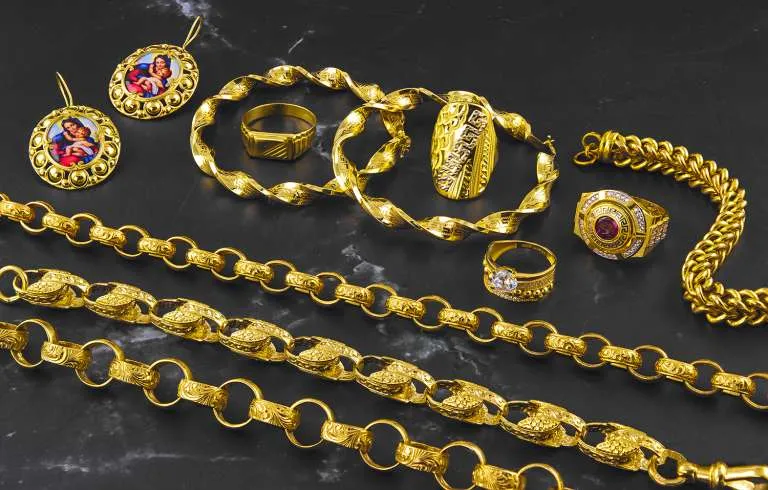 Gdzie sprzedawać biżuterię, aby uzyskać najlepszą cenę i uniknąć strat
