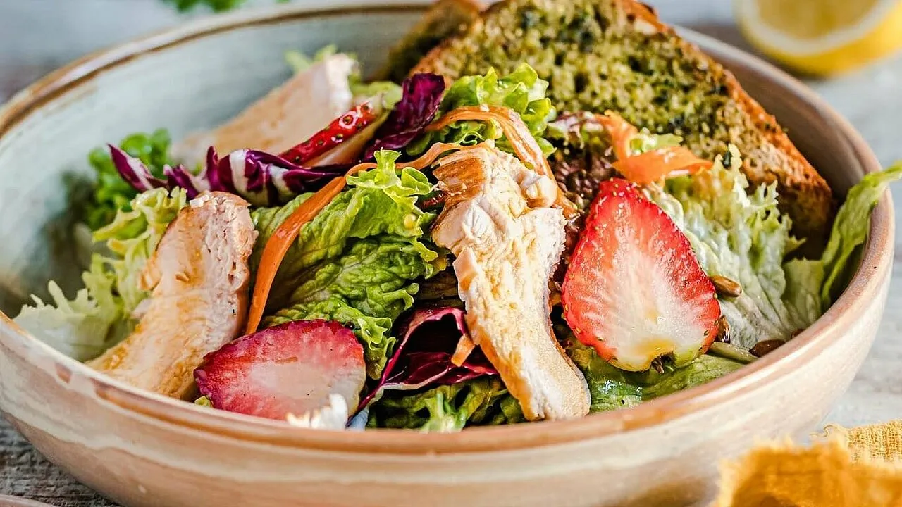 Gdzie zjeść w Łodzi? Poznaj najlepsze restauracje i smaki miasta