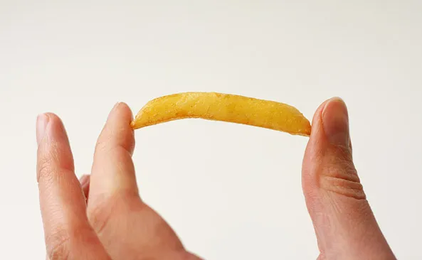 Ile ważą frytki? Zaskakujące różnice w wadze i kaloriach