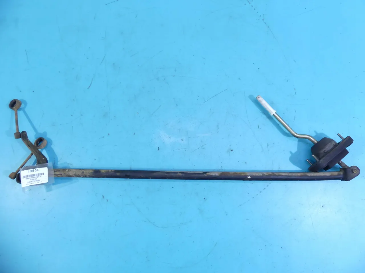 Luźny lewarek Peugeot 206? Wymień cięgna i odzyskaj precyzję! Luźny lewarek Peugeot 206? Wymień cięgna i odzyskaj precyzję!