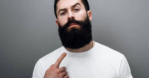 Czy golenie brody przyspiesza porost? Fakty, które musisz znać