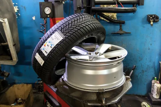 Opony zimowe ile lat? Dowiedz się, kiedy naprawdę je wymienić