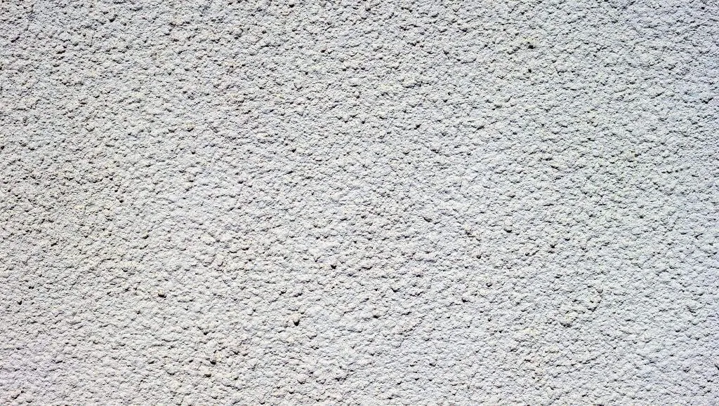 Jak prawidłowo nakładać tynk mozaikowy i uniknąć najczęstszych błędów