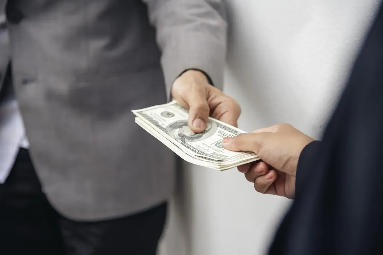 Kto może udzielić pożyczki? Sprawdź, gdzie znaleźć pomoc finansową